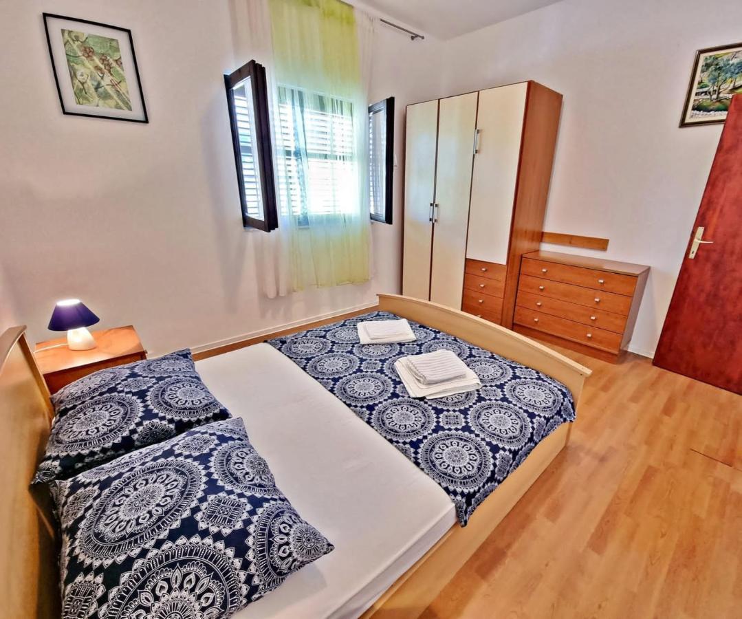 Apartman Irena With Terase End Private Parking Donji Okrug  Luaran gambar