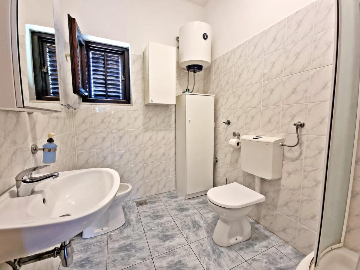Apartman Irena With Terase End Private Parking Donji Okrug  Luaran gambar